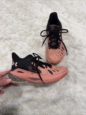 Under Armour Woman’s HOVR Havoc 3 basketball shoes in the Mocha Size 7